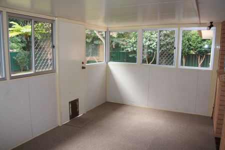 Charming & Convenient Villa - Prime Location - Photo 5