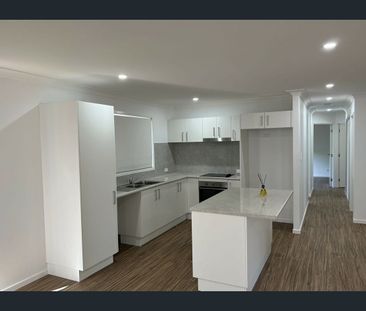 Close to Everything - Photo 4