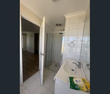 SPACIOUS FAMILY HOME WITH SOLAR - HOME OPEN 16.02.2026 @4.30PM - Photo 1