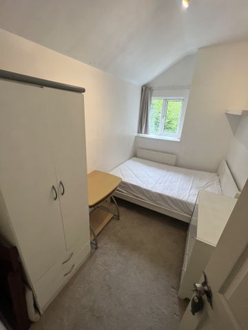 279 Heeley Road - Photo 4