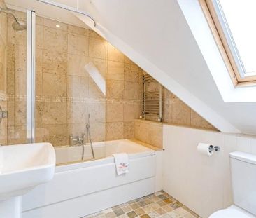 Three double bedroom detached house in the desirable village of Upa... - Photo 1