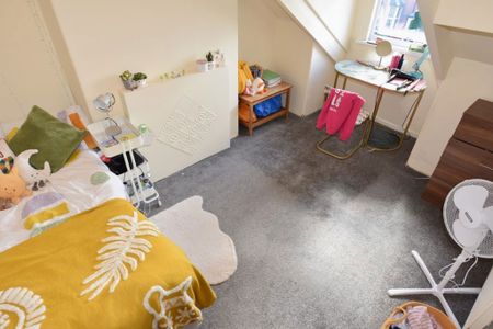 2 bedroom House in Brudenell Street, Leeds - Photo 4