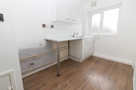 2 Bedroom Flat - Second Floor - Photo 4