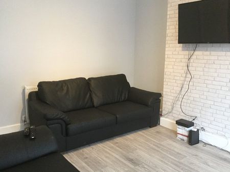 5 Bed - 10 Norwood Place, Hyde Park, Leeds - LS6 1DY - Student - Photo 3