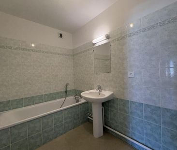 Location Appartement 3 pièces 68m² LA MOTTE SERVOLEX 73290 - Photo 3