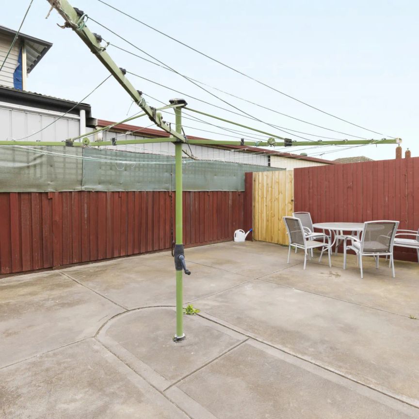 2 Bedroom Fully Furnished Unit - Photo 1