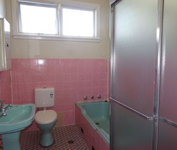 Spacious family home - Photo 6