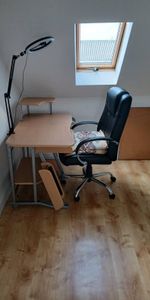 Loft room to let for single female only- Ilford - Photo 3