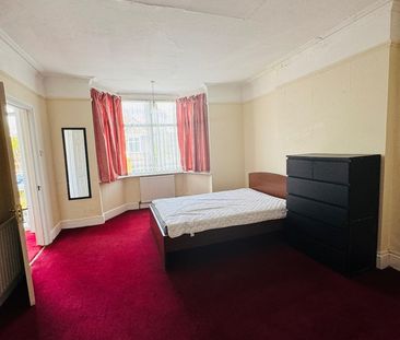 2 Bed Flat, Hindes Road, HA1 - Photo 6