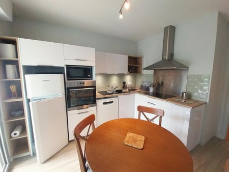 Location Appartement 4 pièces Meublé 98m² TASSIN LA DEMI LUNE 69160 - Photo 4