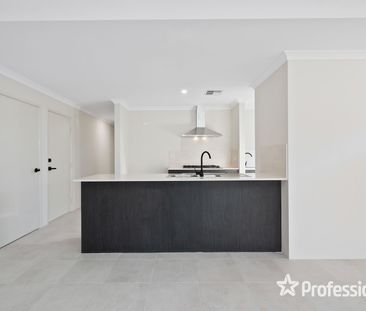 Modern 4-Bedroom Home! - Photo 6