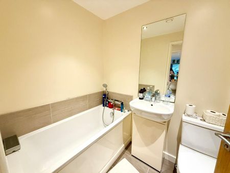 2 bedroom apartment to rent - Photo 2