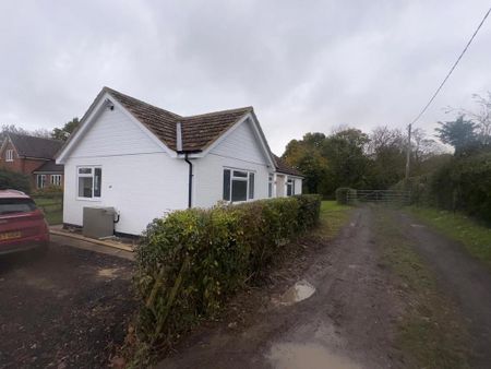 3 bedroom bungalow to rent - Photo 2
