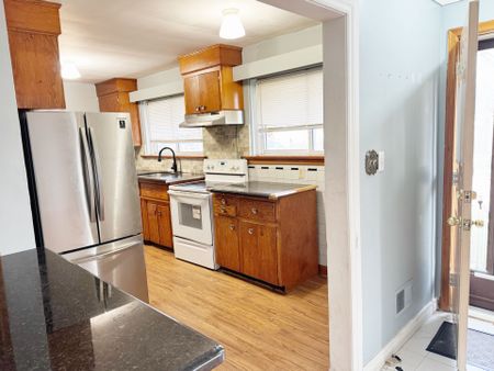 For Lease - 6427 Burdette Drive, Niagara Falls, Ontario - Photo 5