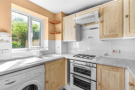 2 bedroom terraced house to rent - Photo 4