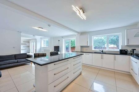 Derwent Avenue, Kingston Vale, SW15 - Photo 2