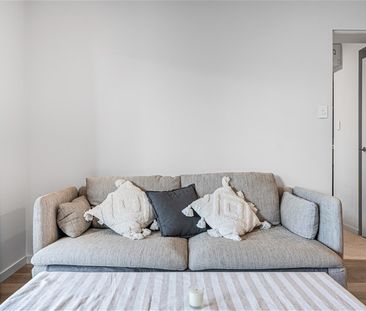 Rivervale 2 Bedroom Apartment - MODERN LIVING AT ITS BEST - Photo 2