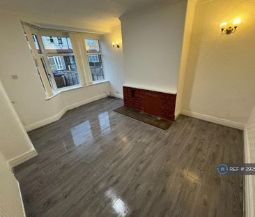 3 bedroom end of terrace house to rent - Photo 1