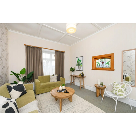 Charming 3BR Home in Takaro! - Photo 2