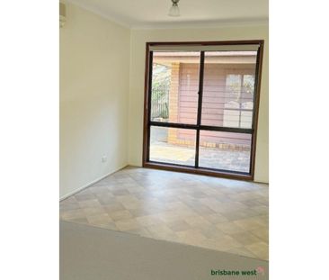 8 Annabel Street, KENMORE - Photo 2