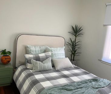 Location! Location! Family Home. - Photo 2