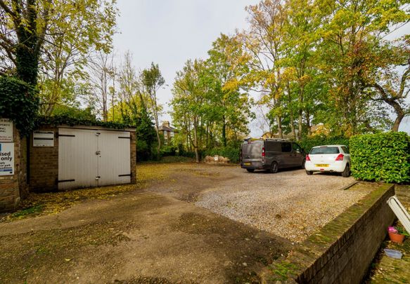 1 Bed Flat, Church Road, TW10 - Photo 1