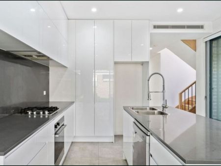 When Size Matters - Photo 5