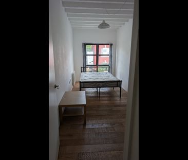 2 Bed Flat, Old Road, SE13 - Photo 3