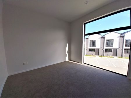 3 Bdrm Townhouse with car park - Photo 3