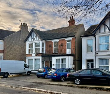 1 bed Flat Boston Avenue, Southend-on-Sea, SS2 - Photo 6