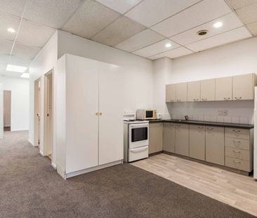 Tidy 2 bedroom apartment - Photo 2