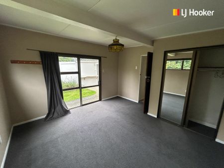 Three Bedroom Gem in St Kilda - Photo 2