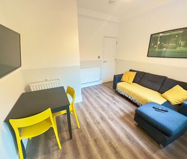 3 bedroom terraced house to rent - Photo 3