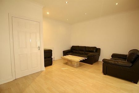 3 Bedroom House - Semi-Detached To Let - Photo 2