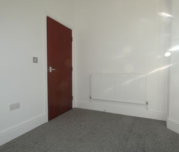 Moore Street - Photo 3