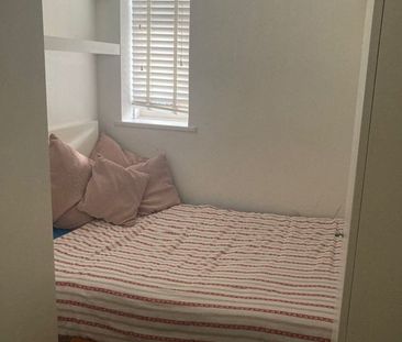 Room in a Shared Flat, London, W10 - Photo 4