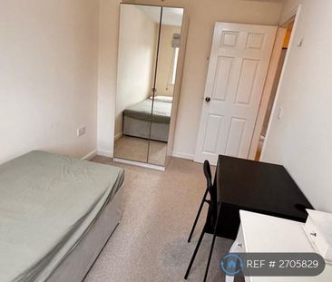 1 bedroom in a house share to rent - Photo 2