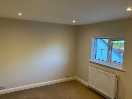 2 bedroom semi-detached house to rent - Photo 2