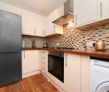 2 bedroom ground floor flat to rent - Photo 6