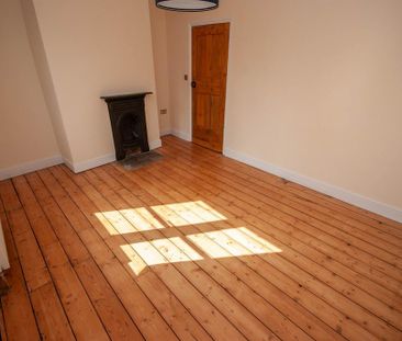 3 bedroom character property to rent - Photo 3