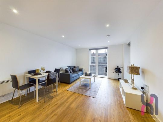 3 bedroom flat to rent - Photo 1