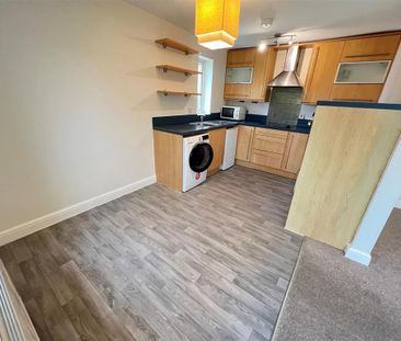 2 bedroom flat to rent - Photo 4