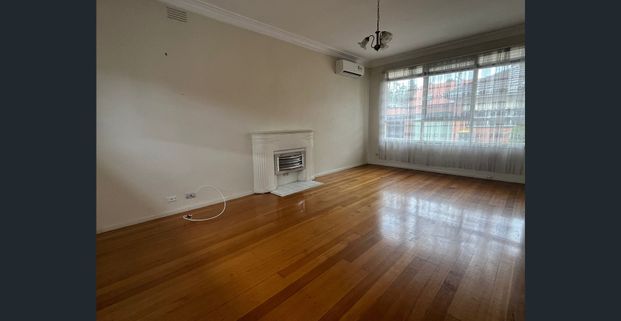 Privacy And Prime Position - Photo 1