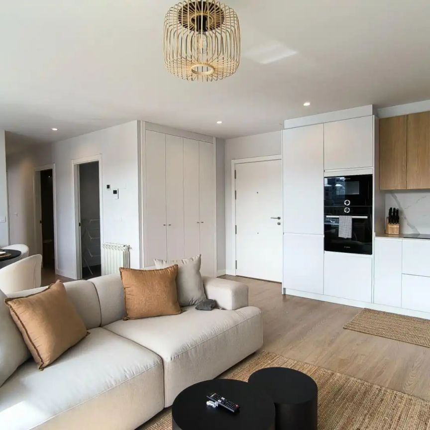 Piso de alquiler en Vasquida Garcia, Zona de Plaza de Barcelos - Photo 1