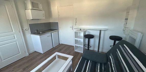 Location Appartement 1 pièce 11m² LAVAL 53000 - Photo 2