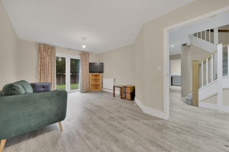 6 bedroom detached house to rent - Photo 4