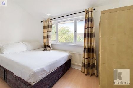 3 bedroom end of terrace house to rent - Photo 4