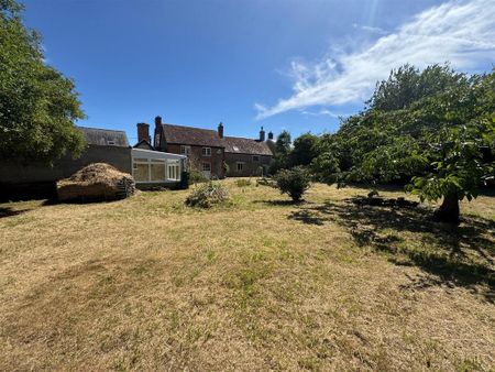 5 bedroom detached house to rent - Photo 4