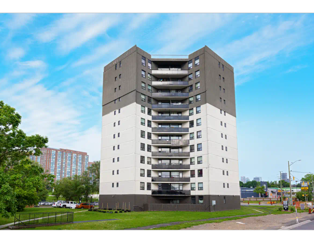 3122 Hurontario Street — 1 Bedroom - Photo 1
