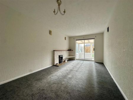 3 bedroom semi-detached bungalow to rent - Photo 3